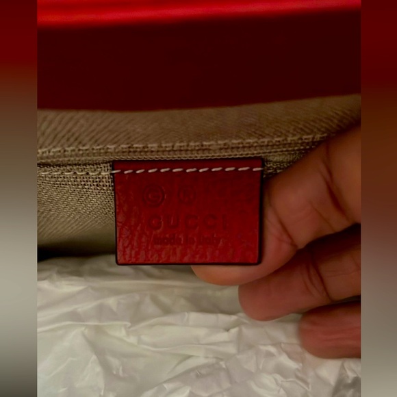 GUCCI Red Leather Shoulder Bag - Picture 8 of 8